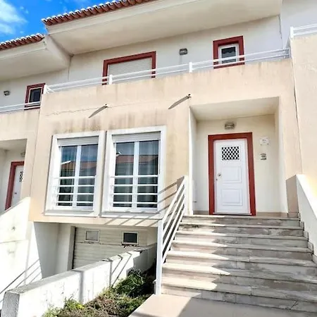Дом отдыха Fantastic 3 Bedroom - Peniche - Mer&surf